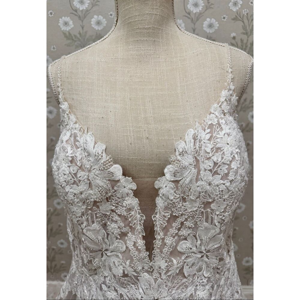 ALLURE 3400LW Size 20W Wedding Dress - Picture 4 of 16